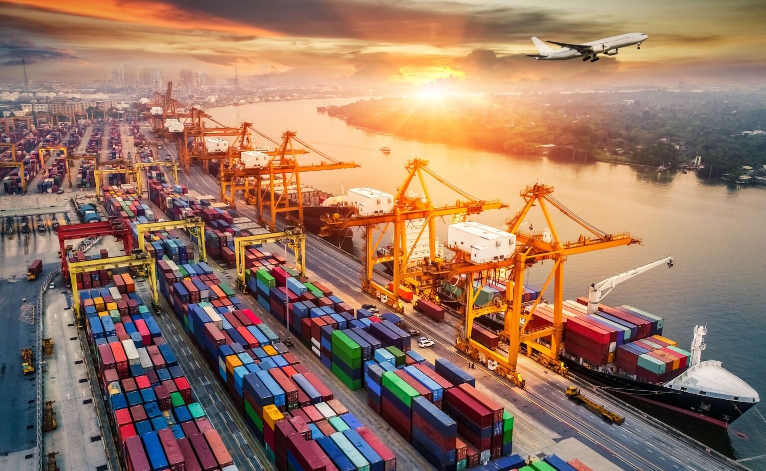 الملاحة التجارية — حماية السفن والموانئ والمنشآت البحرية من التآكل.